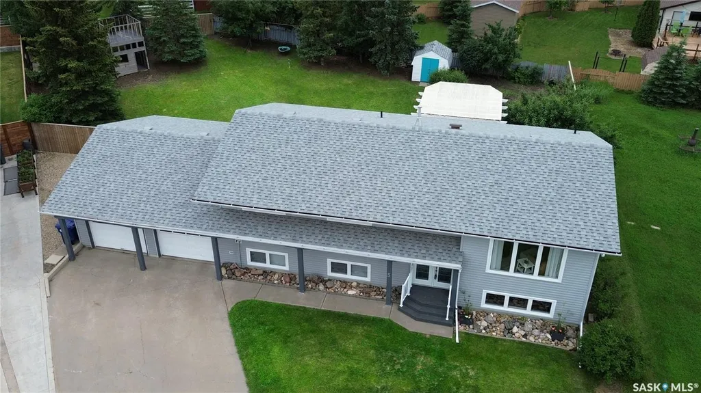 5 Shaw Place Assiniboia SK S0H 0B0