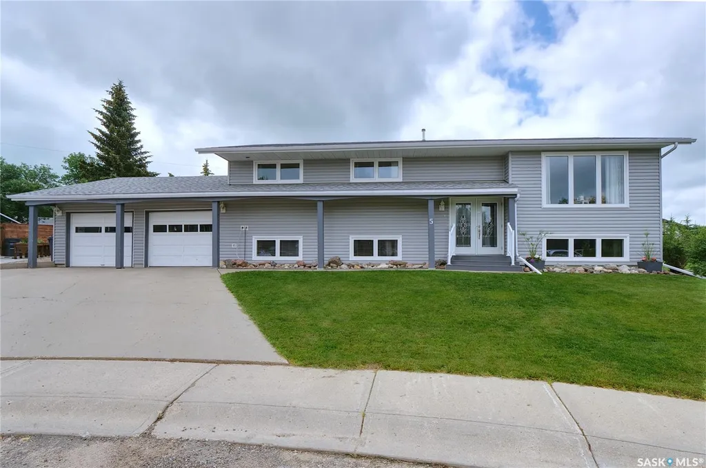 5 Shaw Place Assiniboia SK S0H 0B0
