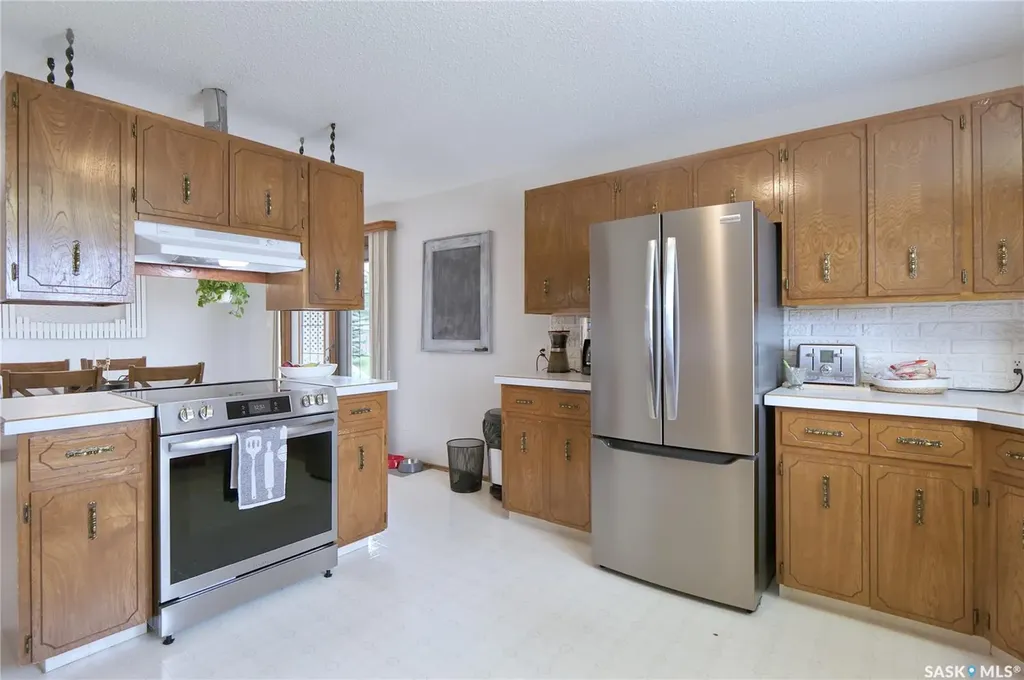 5 Shaw Place Assiniboia SK S0H 0B0