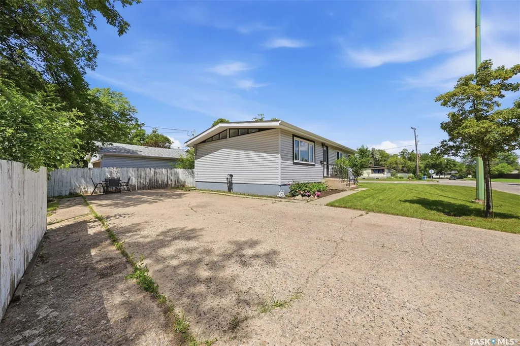 1397 7th Street E Prince Albert SK S6V 0V2