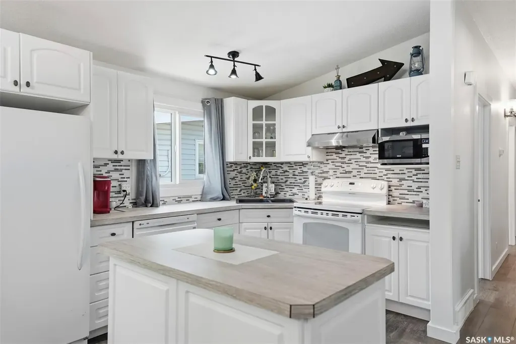 1397 7th Street E Prince Albert SK S6V 0V2