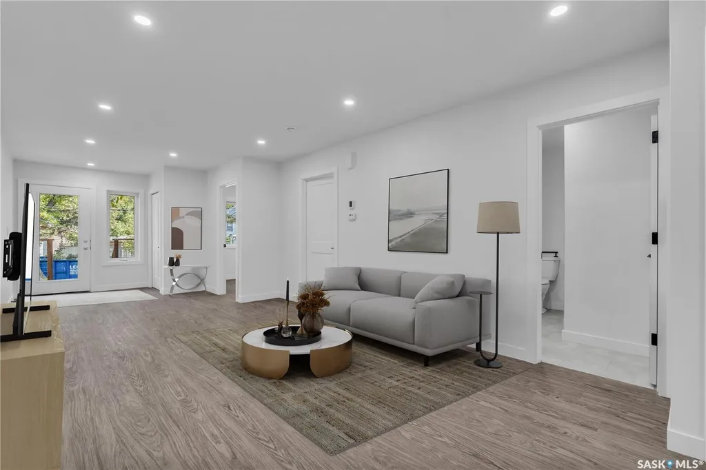 516 K Avenue S Saskatoon SK S7M 2E2