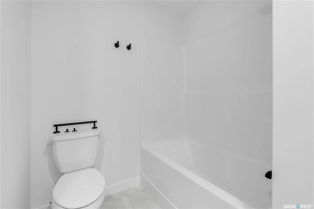 516 K Avenue S Saskatoon SK S7M 2E2