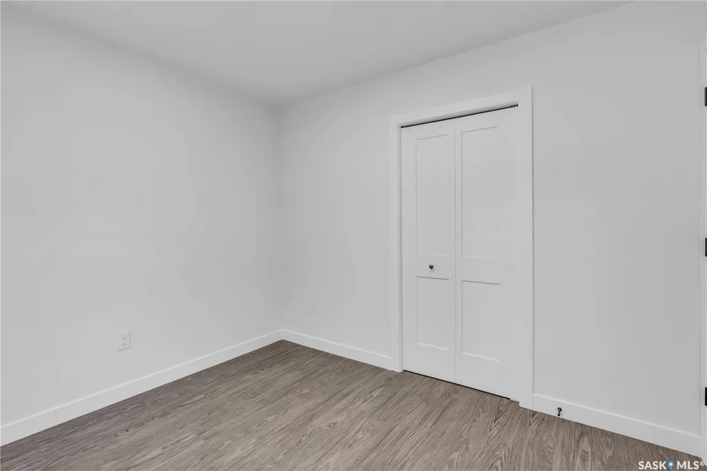 516 K Avenue S Saskatoon SK S7M 2E2