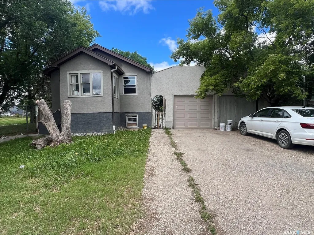 1936 Broder Street Regina SK S4N 3S1