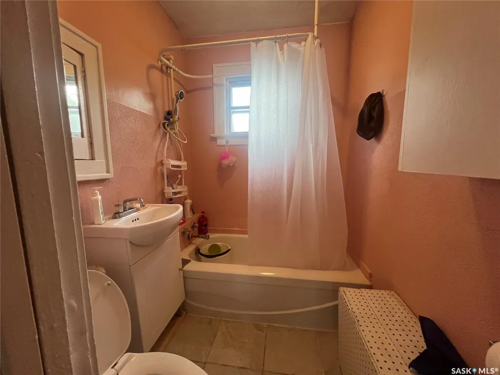 1936 Broder Street Regina SK S4N 3S1