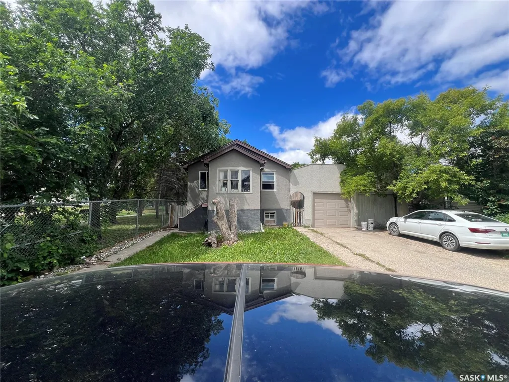 1936 Broder Street Regina SK S4N 3S1