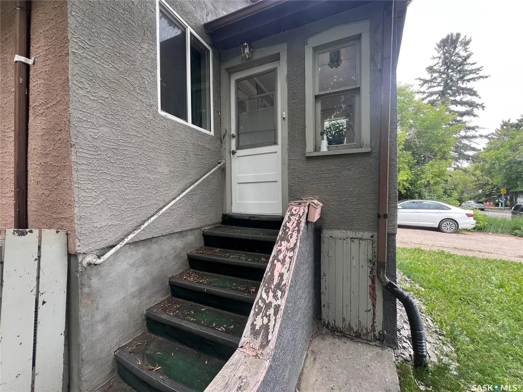 1936 Broder Street Regina SK S4N 3S1