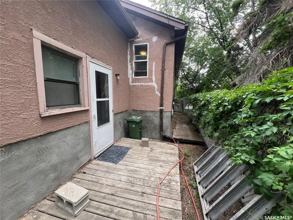 1936 Broder Street Regina SK S4N 3S1