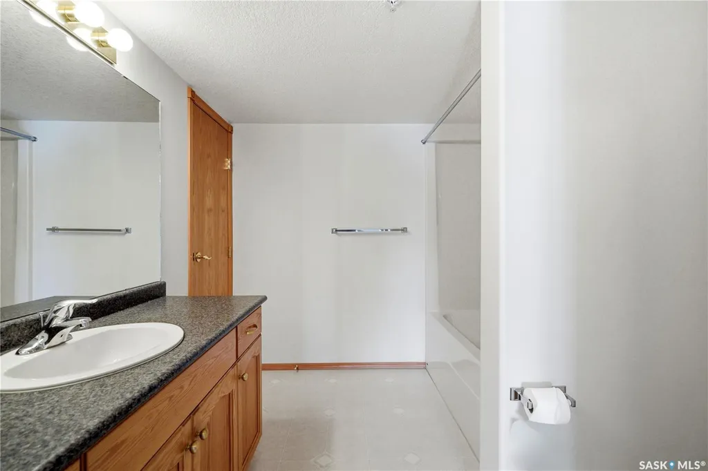 325 Keevil Crescent Saskatoon SK S7N 4R8