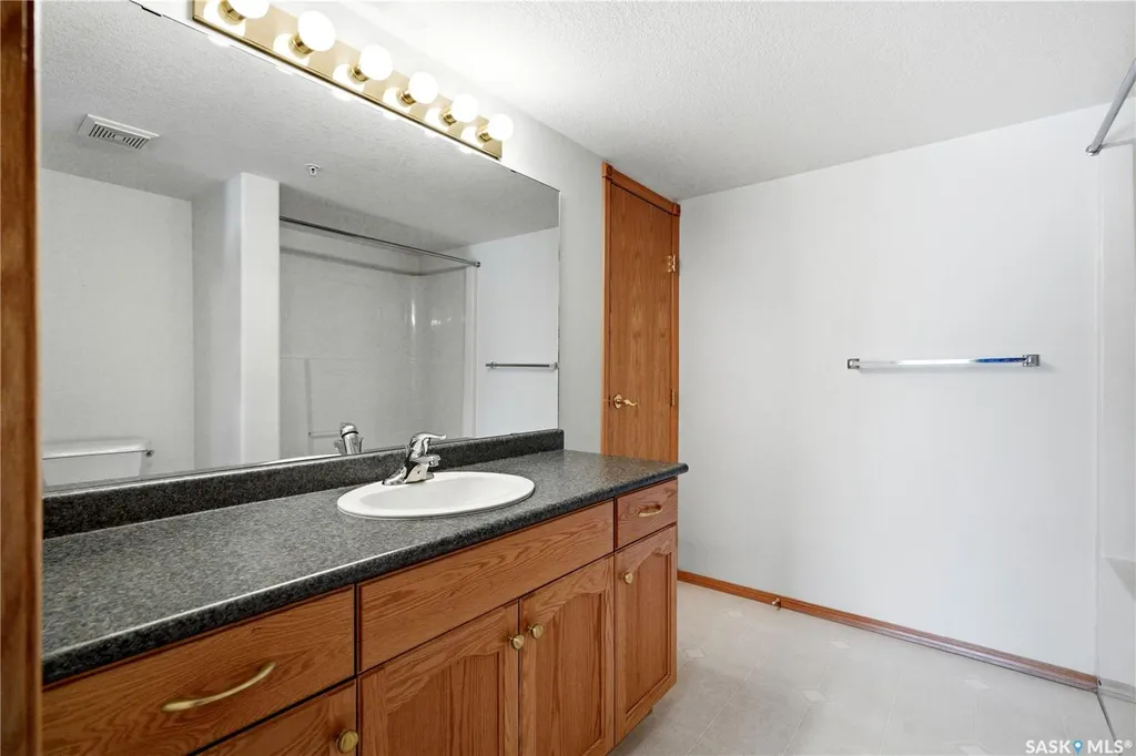 325 Keevil Crescent Saskatoon SK S7N 4R8