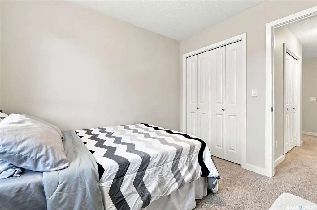 135 Ashworth Crescent Saskatoon SK S7T 0N1