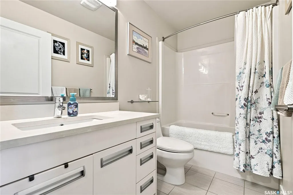 135 Ashworth Crescent Saskatoon SK S7T 0N1