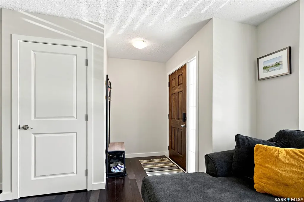 135 Ashworth Crescent Saskatoon SK S7T 0N1