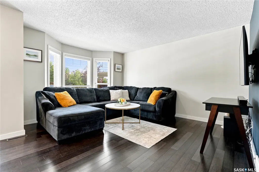 135 Ashworth Crescent Saskatoon SK S7T 0N1