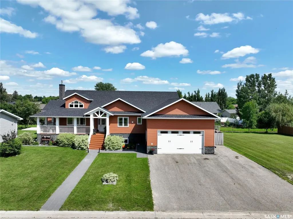 207 6th Street W Carnduff SK S0C 0S0