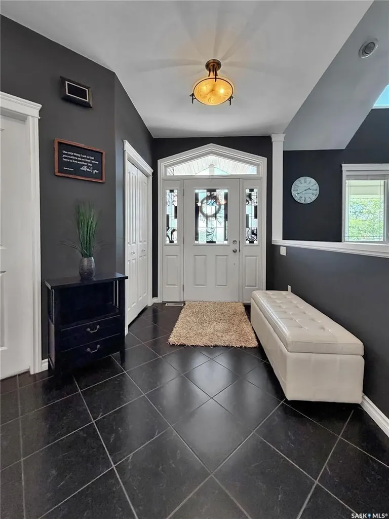 207 6th Street W Carnduff SK S0C 0S0