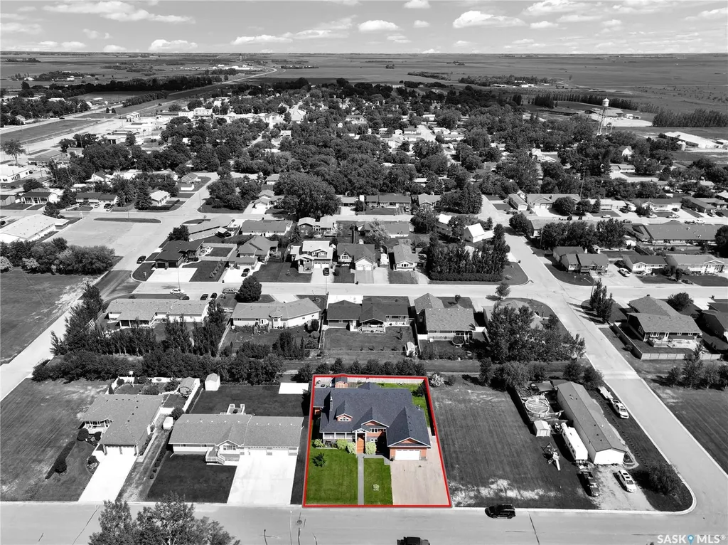 207 6th Street W Carnduff SK S0C 0S0