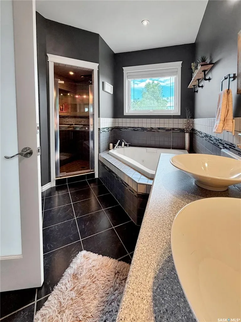 207 6th Street W Carnduff SK S0C 0S0