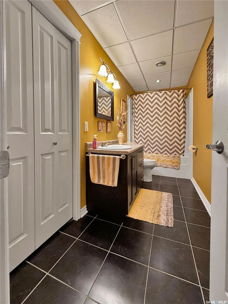 207 6th Street W Carnduff SK S0C 0S0