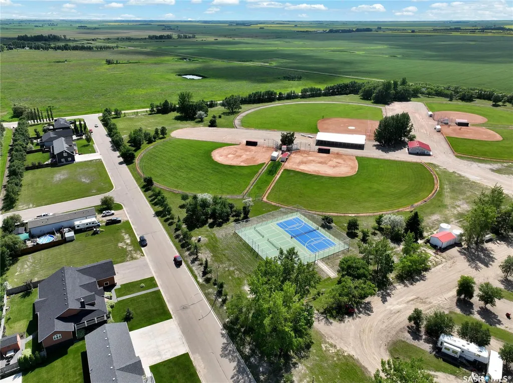 207 6th Street W Carnduff SK S0C 0S0