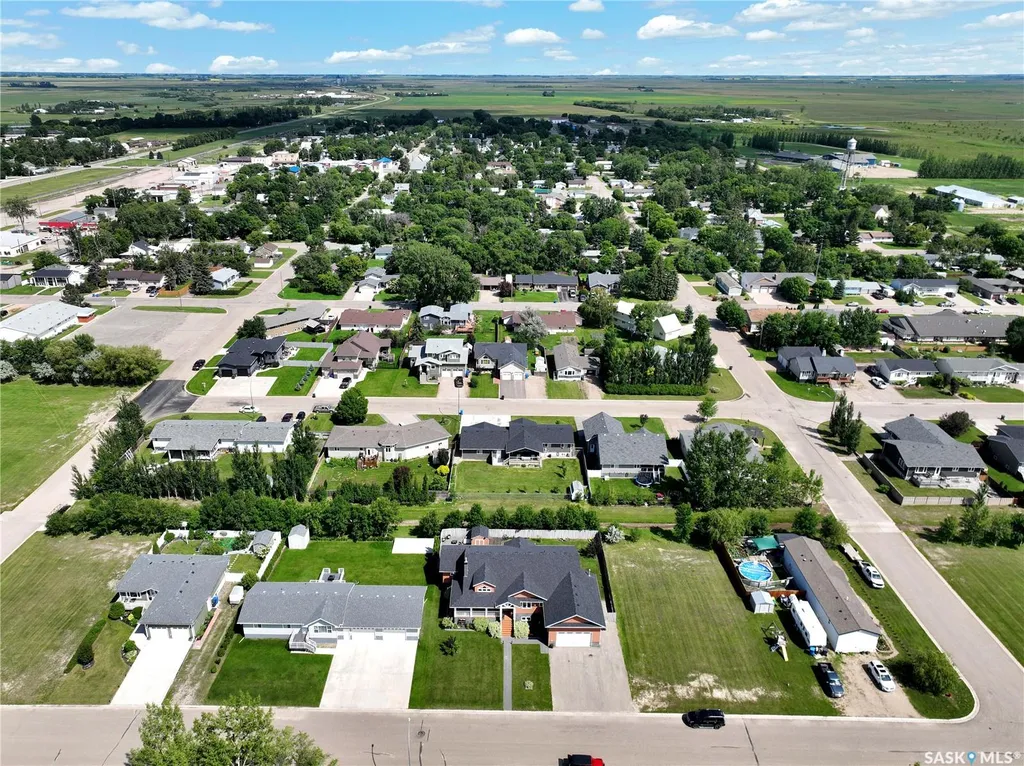 207 6th Street W Carnduff SK S0C 0S0