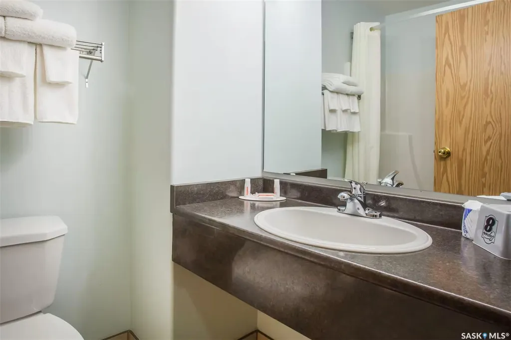 508 12th Avenue E Kindersley SK S0L 1S0