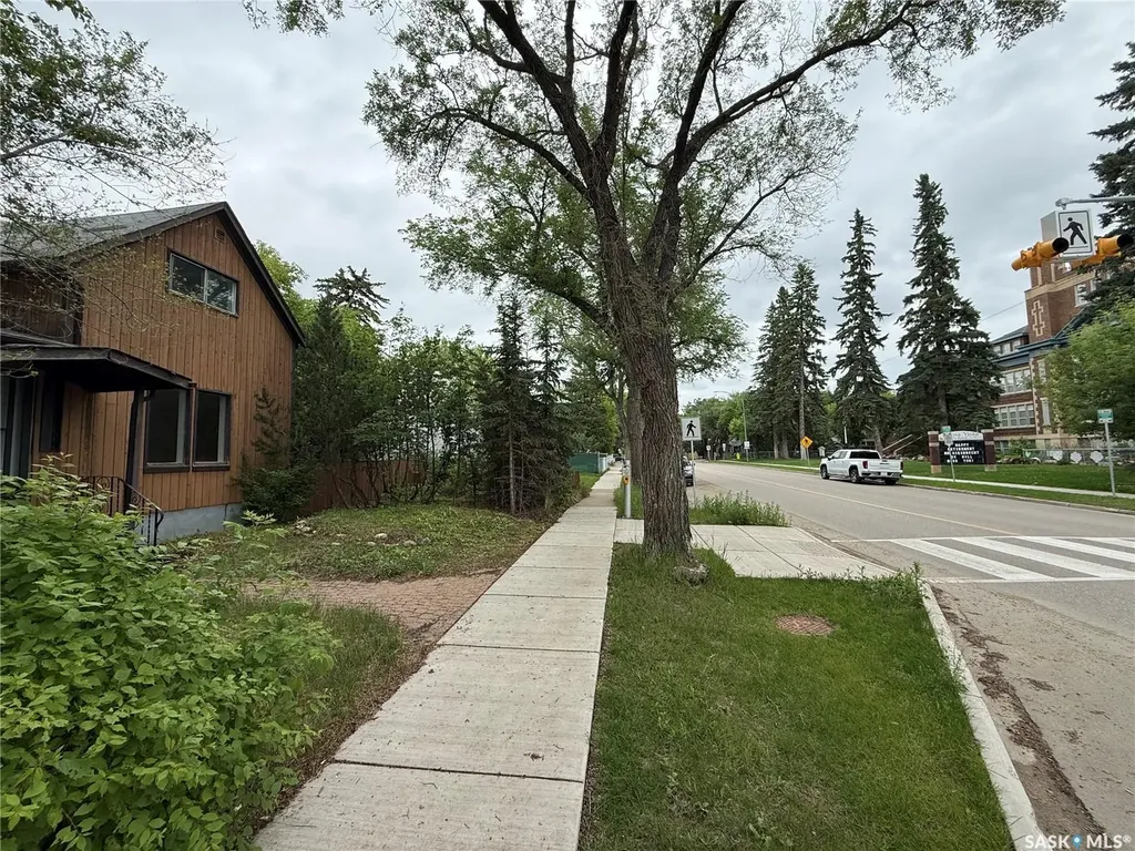 1320 Lorne Avenue Saskatoon SK S7H 1X7