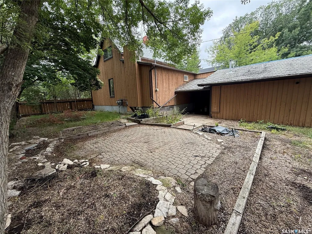 1320 Lorne Avenue Saskatoon SK S7H 1X7