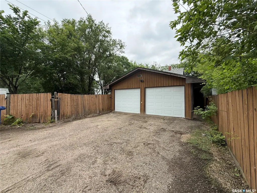 1320 Lorne Avenue Saskatoon SK S7H 1X7