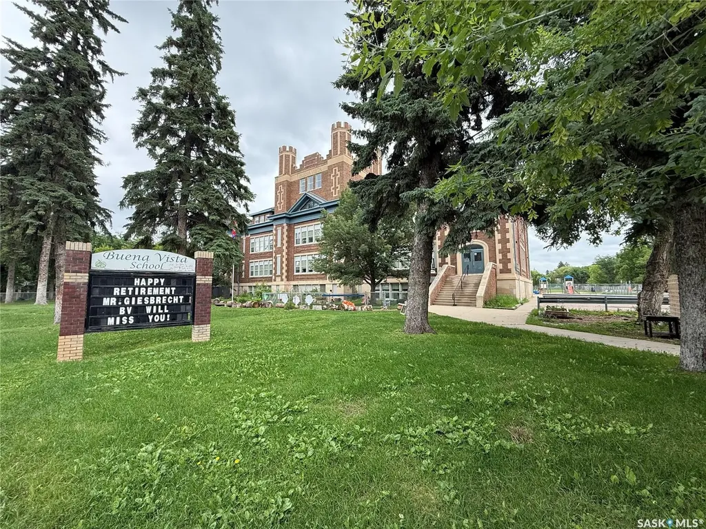 1320 Lorne Avenue Saskatoon SK S7H 1X7