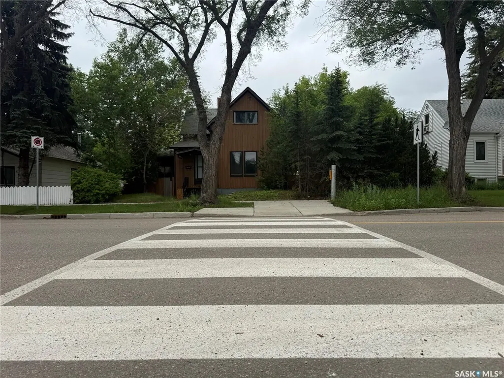 1320 Lorne Avenue Saskatoon SK S7H 1X7