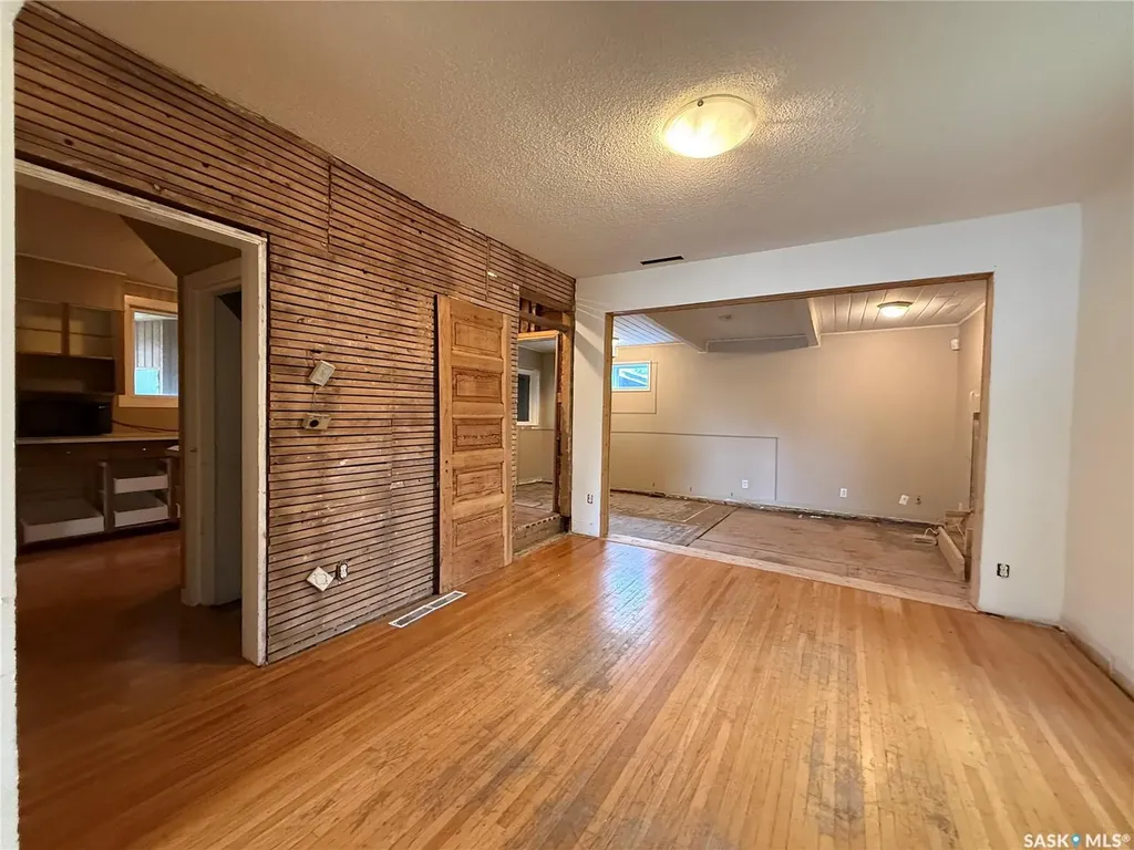 1320 Lorne Avenue Saskatoon SK S7H 1X7