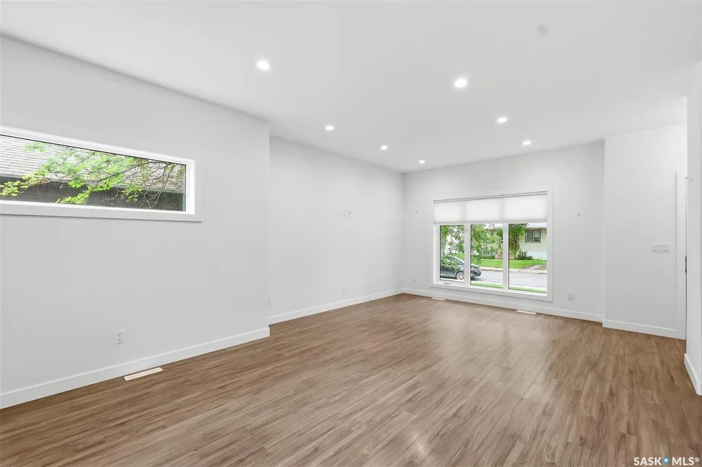 1402 Wiggins Avenue S Saskatoon SK S7H 2J6