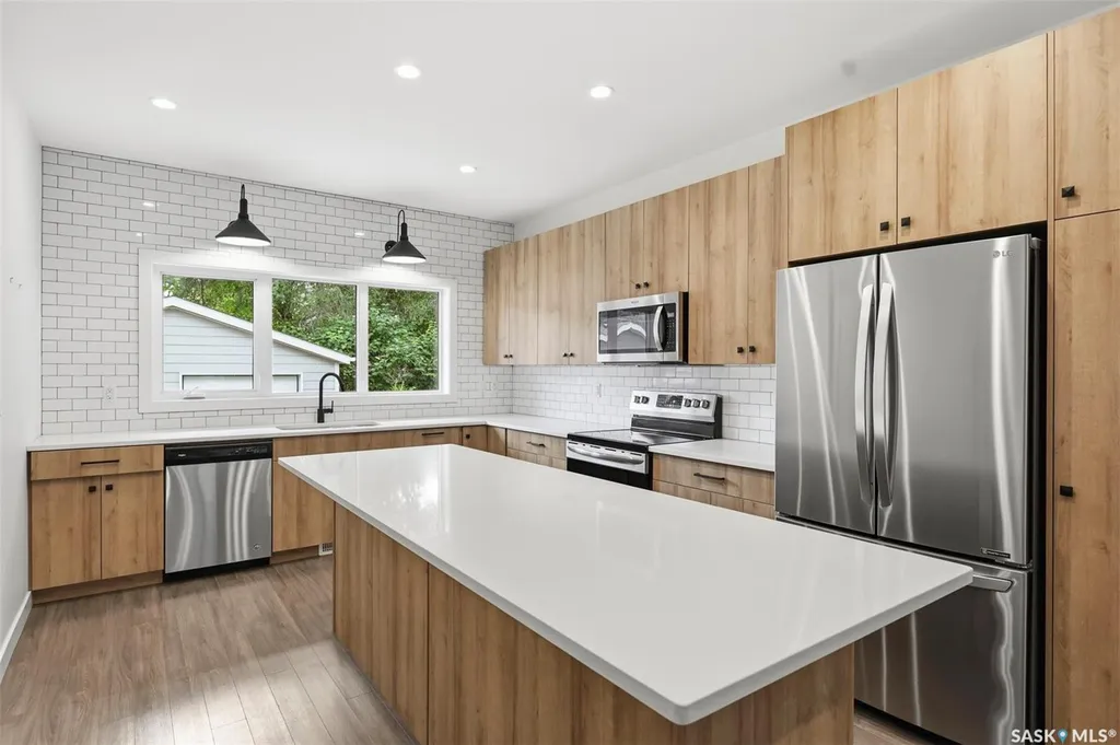 1402 Wiggins Avenue S Saskatoon SK S7H 2J6