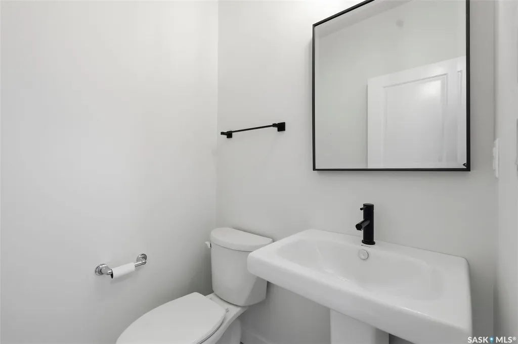 1402 Wiggins Avenue S Saskatoon SK S7H 2J6