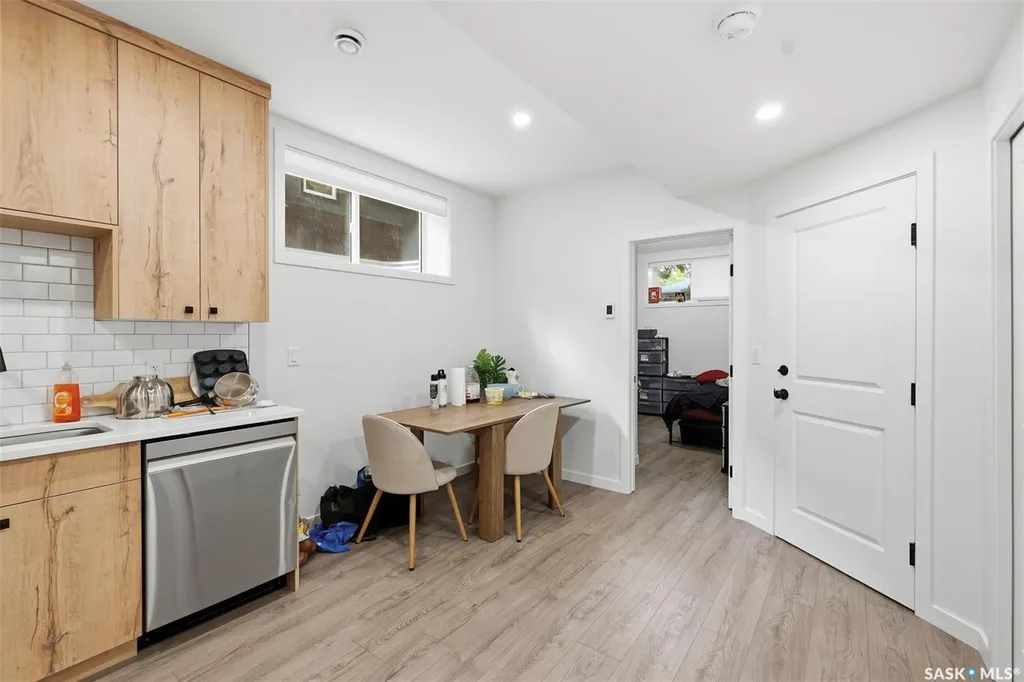 1402 Wiggins Avenue S Saskatoon SK S7H 2J6