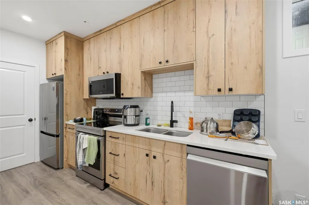 1402 Wiggins Avenue S Saskatoon SK S7H 2J6