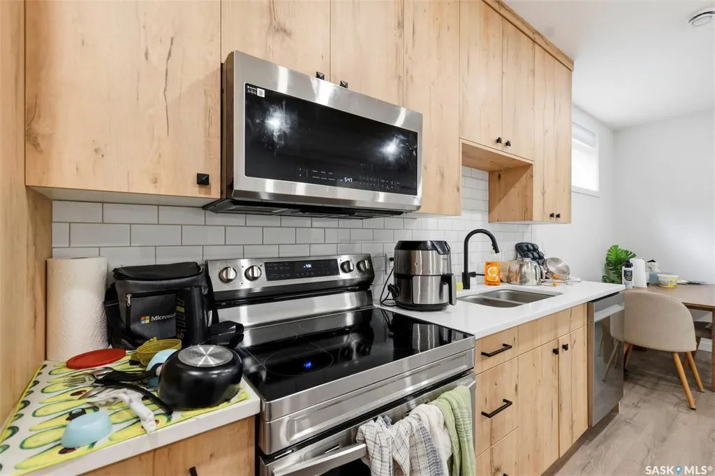 1402 Wiggins Avenue S Saskatoon SK S7H 2J6