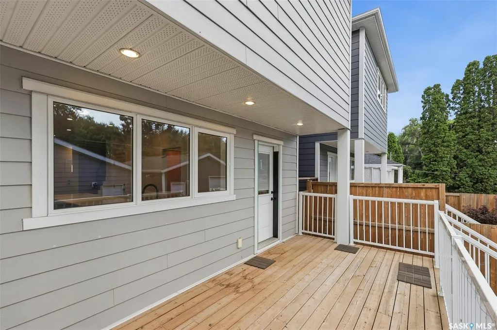 1402 Wiggins Avenue S Saskatoon SK S7H 2J6