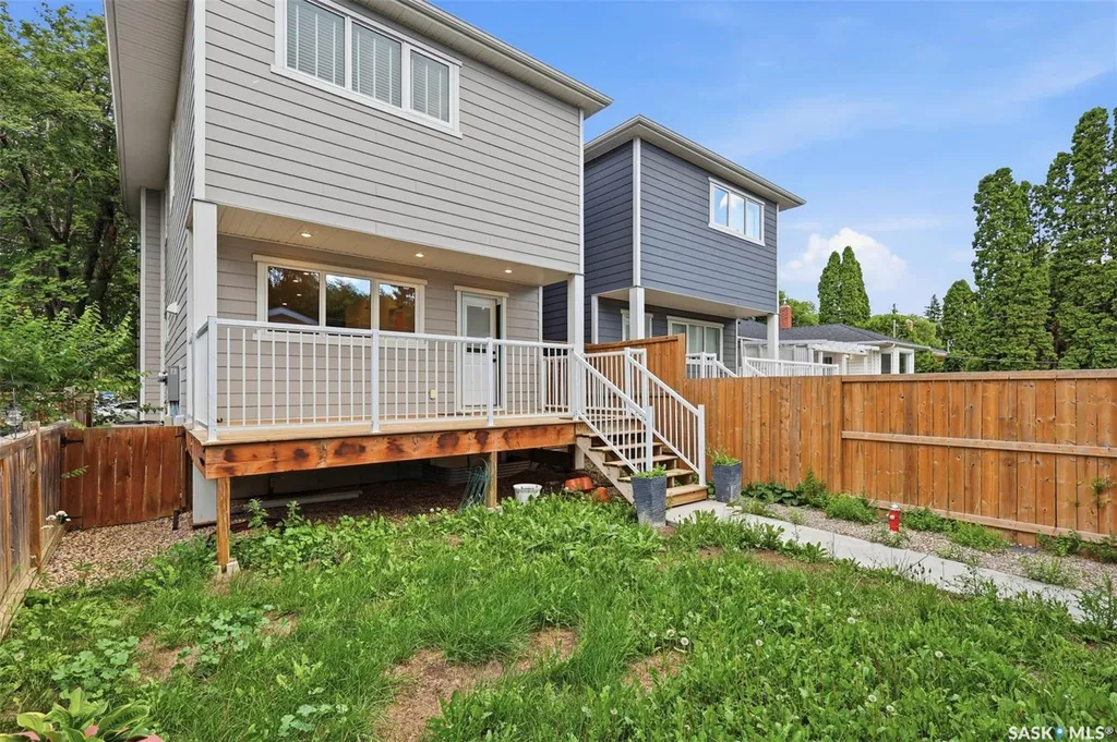1402 Wiggins Avenue S Saskatoon SK S7H 2J6