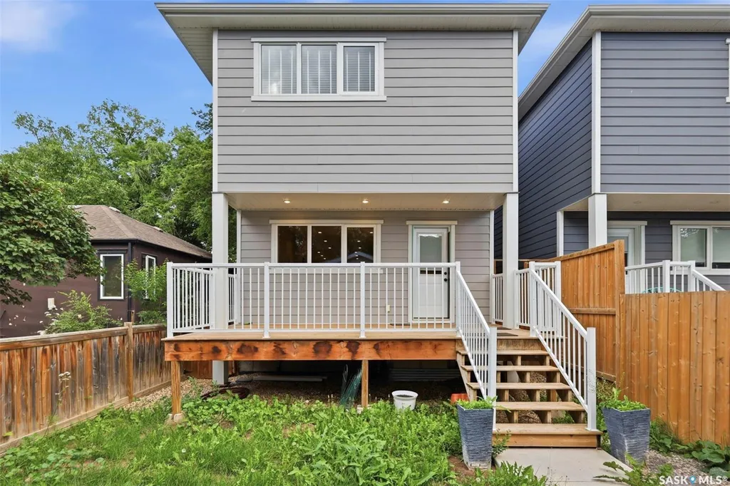 1402 Wiggins Avenue S Saskatoon SK S7H 2J6