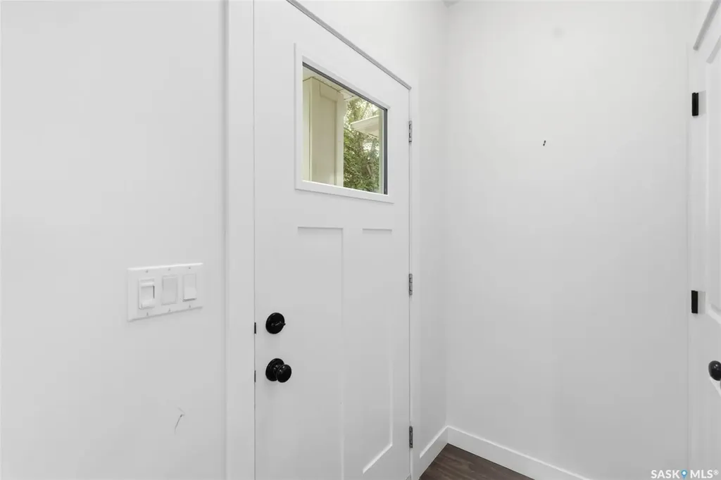 1402 Wiggins Avenue S Saskatoon SK S7H 2J6