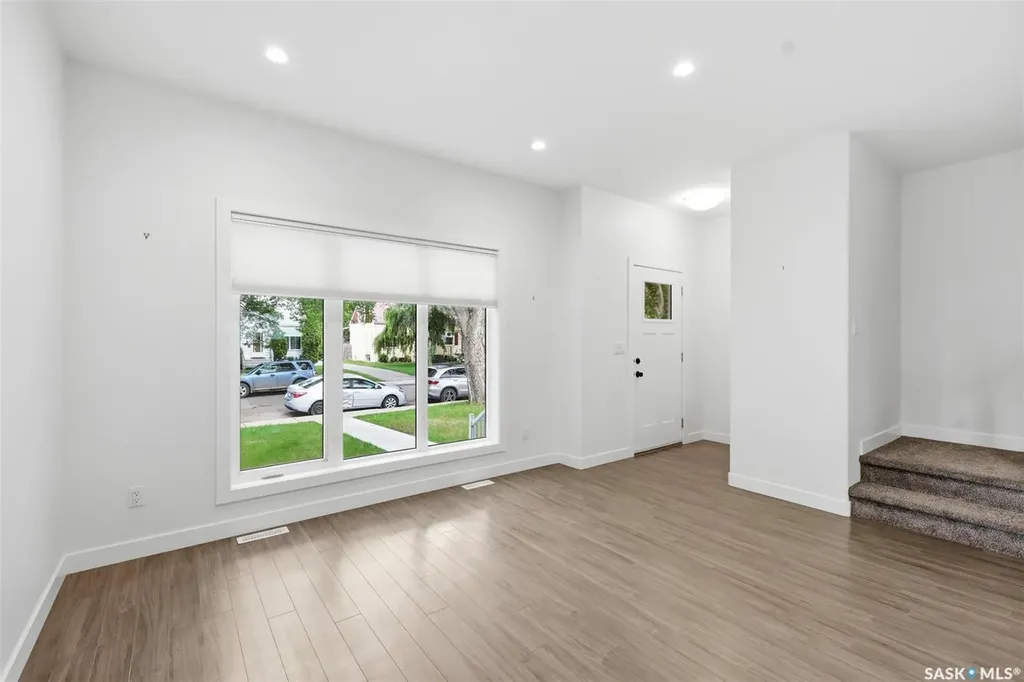 1402 Wiggins Avenue S Saskatoon SK S7H 2J6