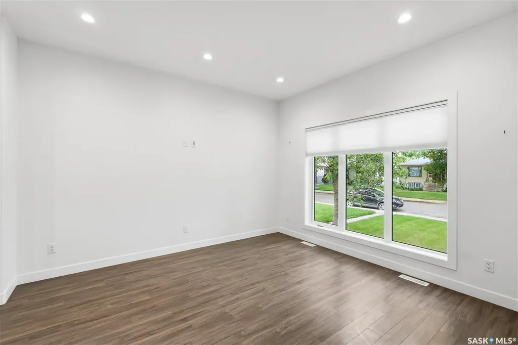 1402 Wiggins Avenue S Saskatoon SK S7H 2J6