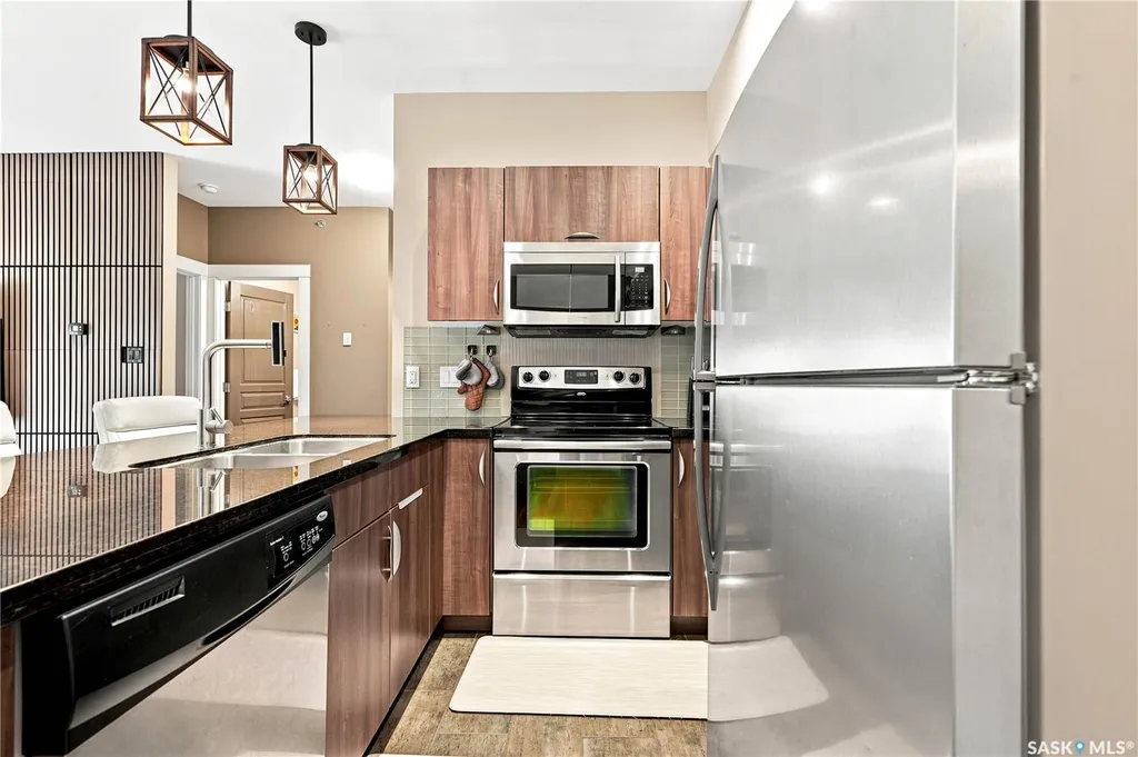 721 8th Street Saskatoon SK S7H 0R4