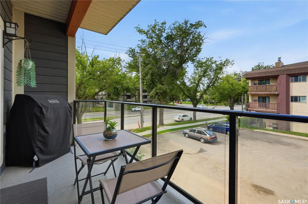 721 8th Street Saskatoon SK S7H 0R4