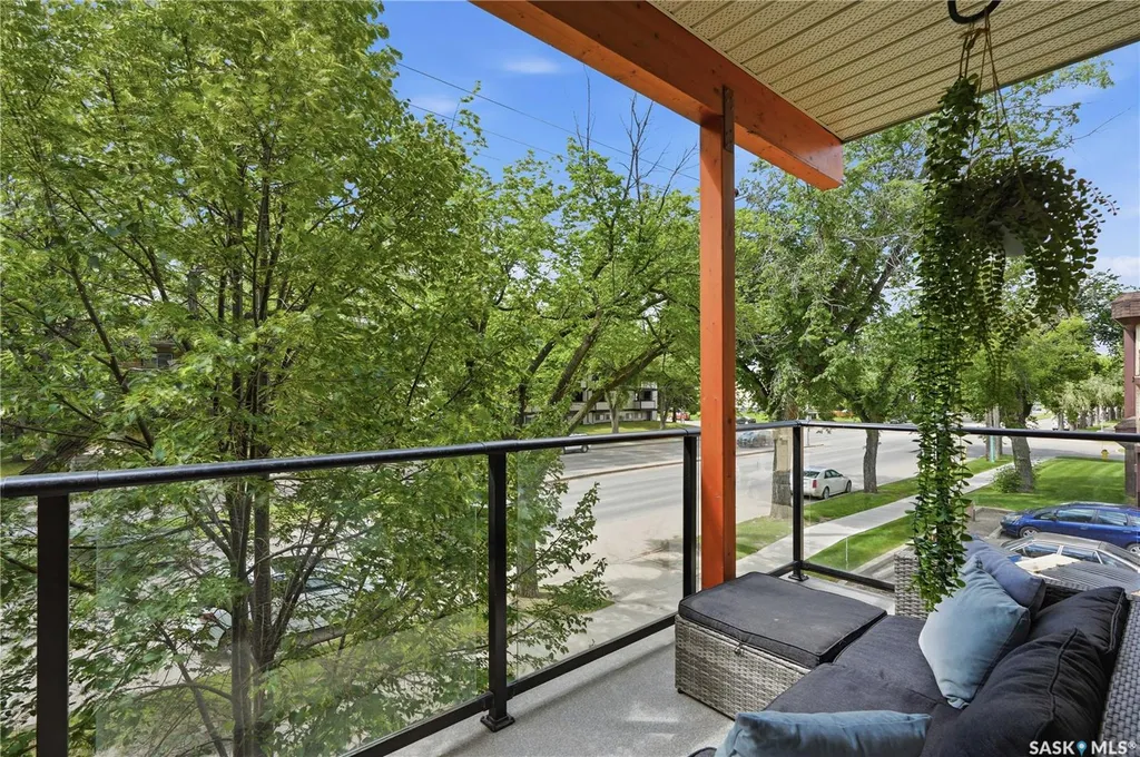 721 8th Street Saskatoon SK S7H 0R4