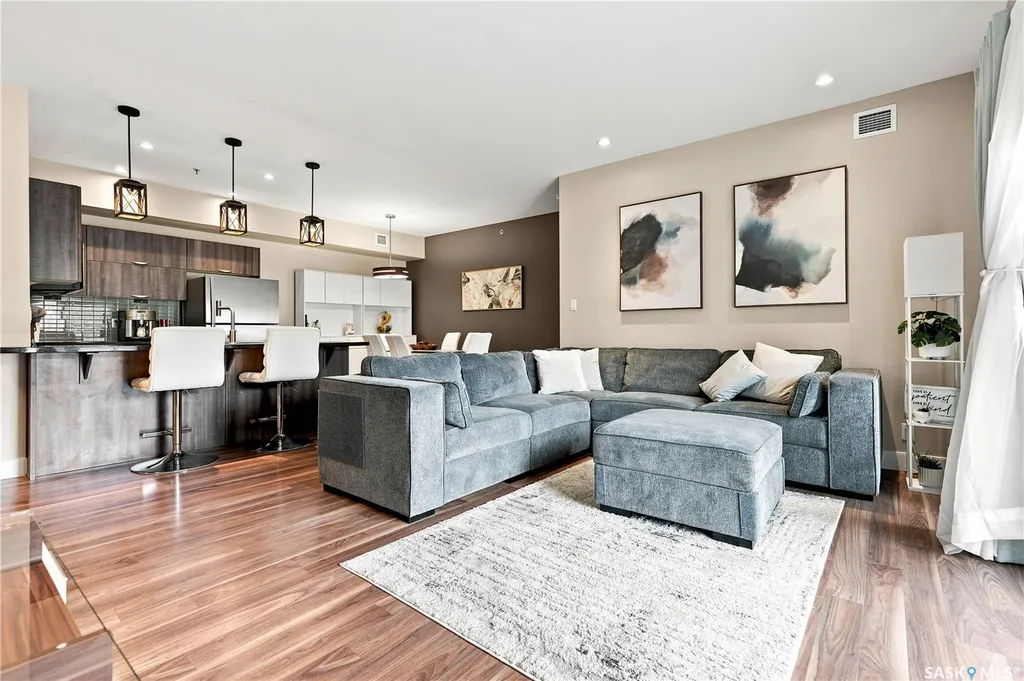 721 8th Street Saskatoon SK S7H 0R4
