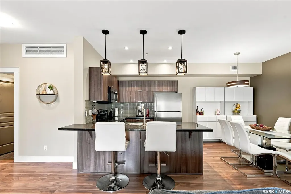 721 8th Street Saskatoon SK S7H 0R4